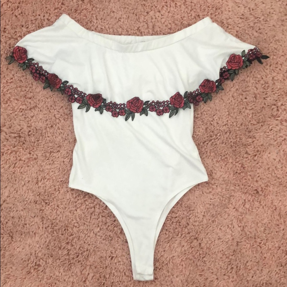 Beautiful off the shoulder bodysuit!!